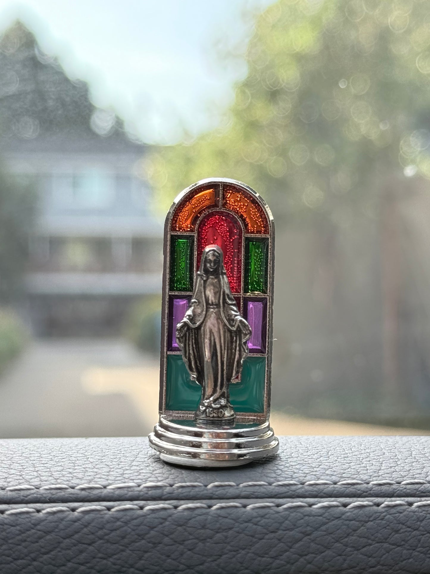 2 Counts Mini Colorful Alloy Virgin Mary Figurine – Compact Spiritual Ornament
